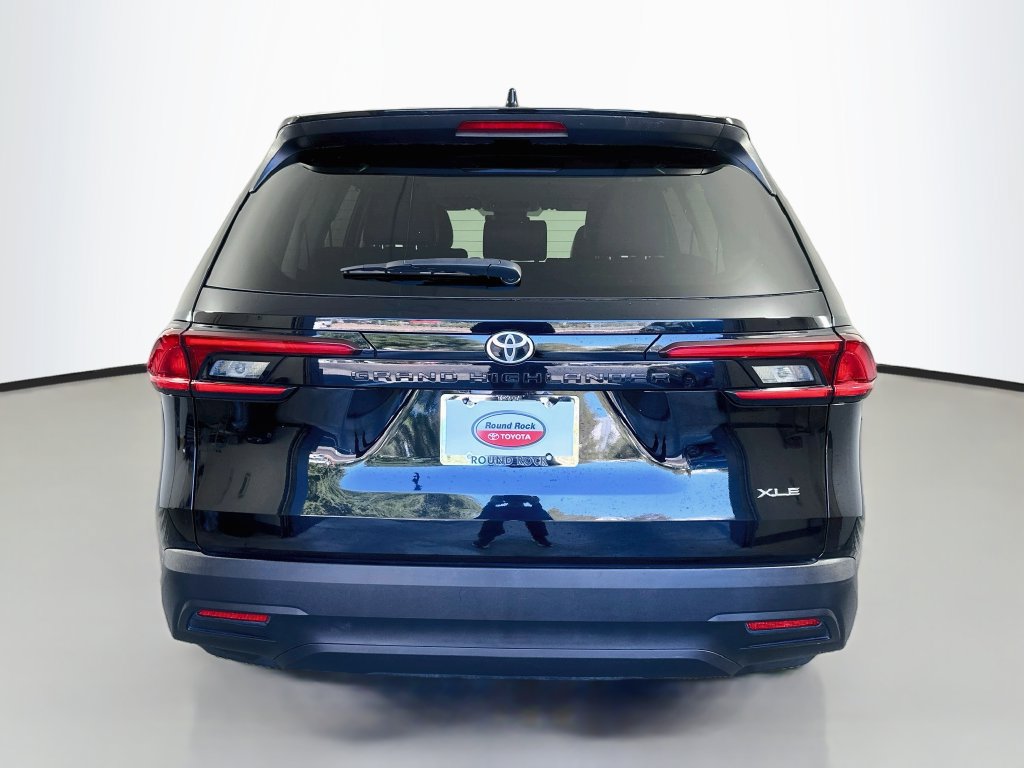 Used 2025 Toyota Grand Highlander FWD image 6
