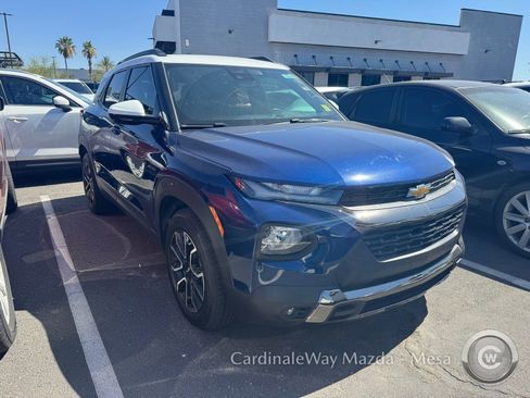 Used 2022 Chevrolet TrailBlazer ACTIV w/ Sun and Liftgate Package FWD image 2