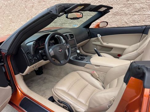 Used 2007 Chevrolet Corvette Convertible w/ Preferred Equipment Group RWD image 5