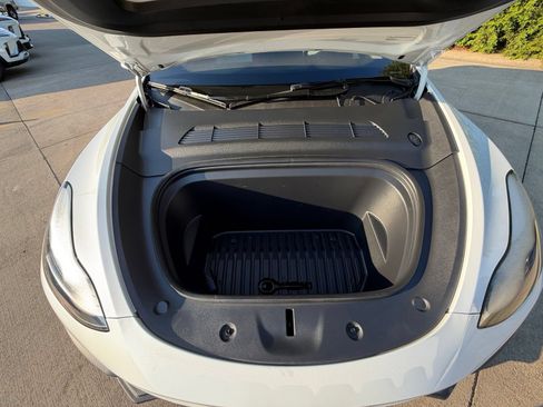 Used 2024 Tesla Model Y Performance AWD/4WD image 30