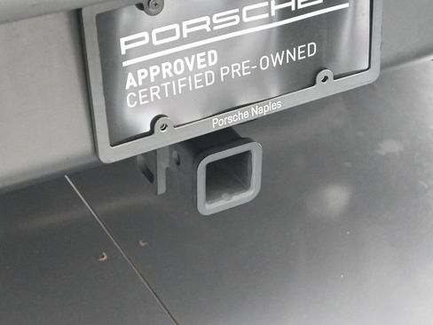 Certified 2024 Porsche Macan AWD/4WD image 31