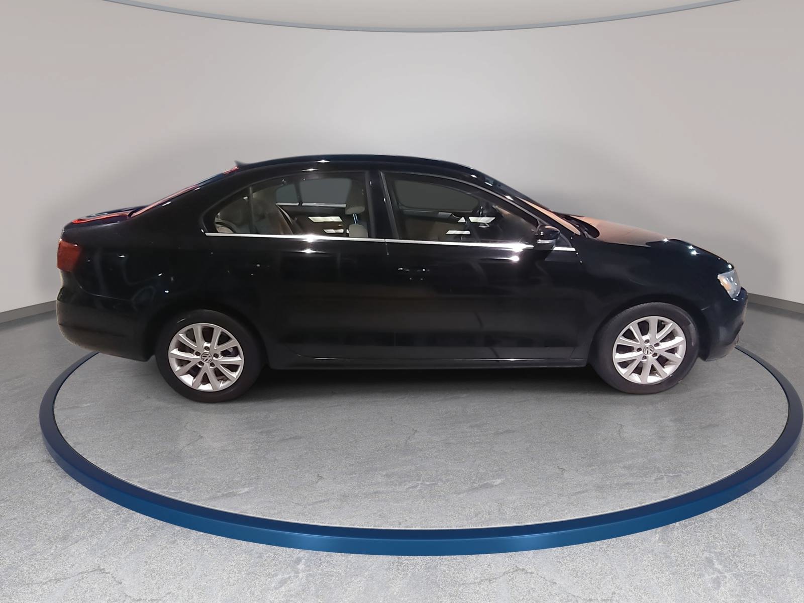 Used 2013 Volkswagen Jetta SE FWD image 4