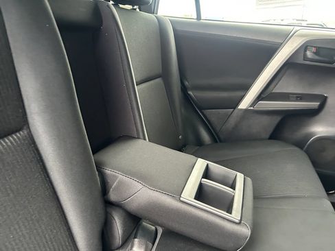 Used 2017 Toyota RAV4 LE AWD/4WD image 25