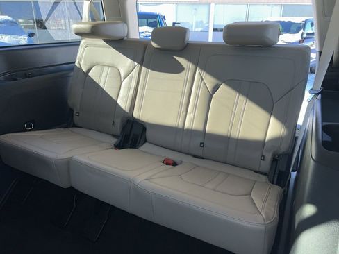 Used 2023 Ford Expedition Max Limited image 18