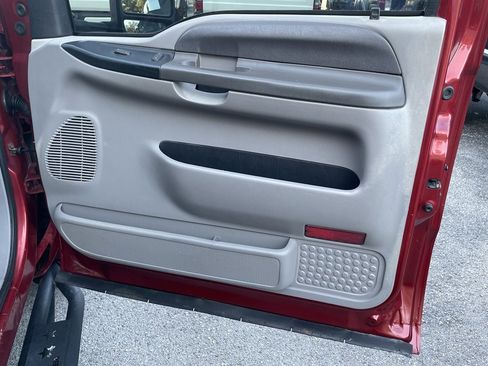 Used 2001 Ford F350 XLT image 29