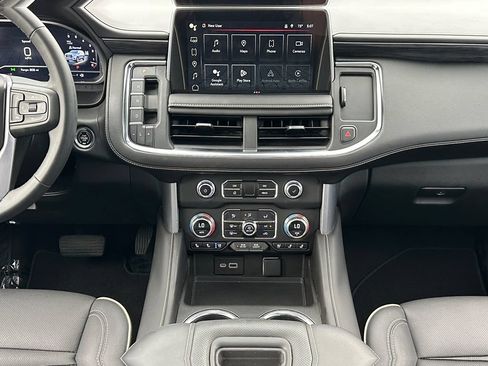 Used 2023 GMC Yukon XL SLT w/ Max Trailering Package AWD/4WD image 11