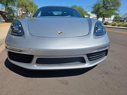 Used 2018 Porsche 718 Boxster S RWD image 15