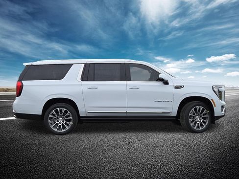 New 2026 GMC Yukon XL Denali w/ Denali Reserve Package image 27