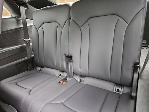 Used 2025 Audi Q7 3.0T Premium Plus image 19