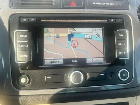 Used 2013 Volkswagen Tiguan SEL image 16