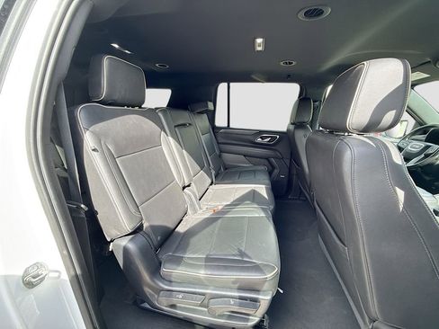 Used 2021 GMC Yukon XL SLT image 30