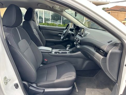 Used 2025 Nissan Sentra SV FWD image 14