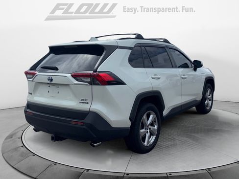 Used 2021 Toyota RAV4 XLE Premium AWD/4WD image 7
