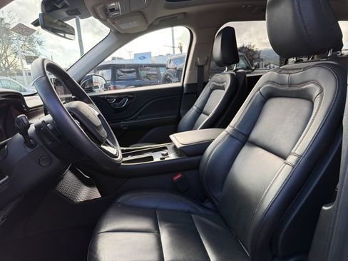 Used 2022 Lincoln Aviator Reserve image 16