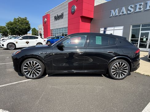 Used 2023 Maserati Grecale Modena AWD/4WD image 4
