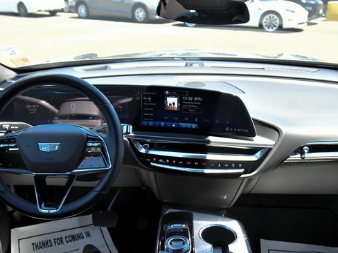 Used 2024 Cadillac Lyriq Tech RWD image 42