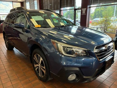 Used 2019 Subaru Outback 2.5i Limited AWD/4WD image 1