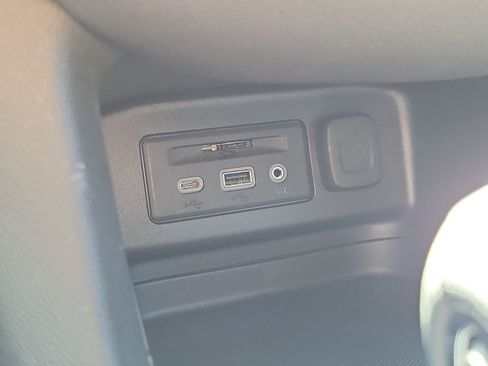 Used 2024 Chevrolet Equinox RS w/ RS Leather Package FWD image 29