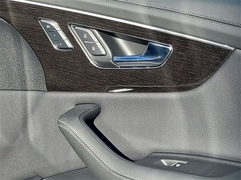 New 2026 Audi Q8 Prestige image 18