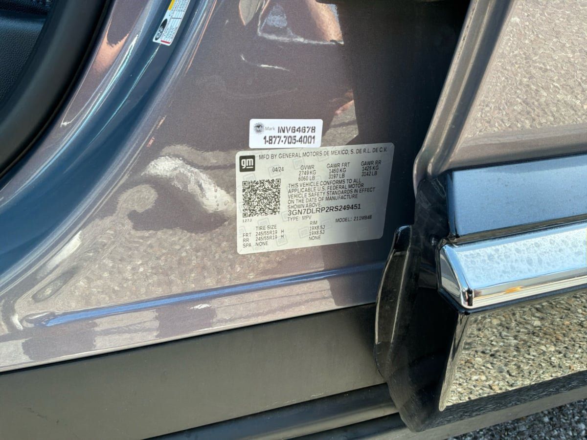 Used 2024 Chevrolet Equinox EV LT FWD image 23