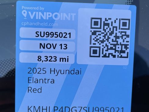 Used 2025 Hyundai Elantra Limited image 27