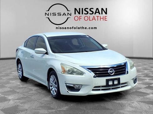Used 2014 Nissan Altima 2.5 S FWD image 25