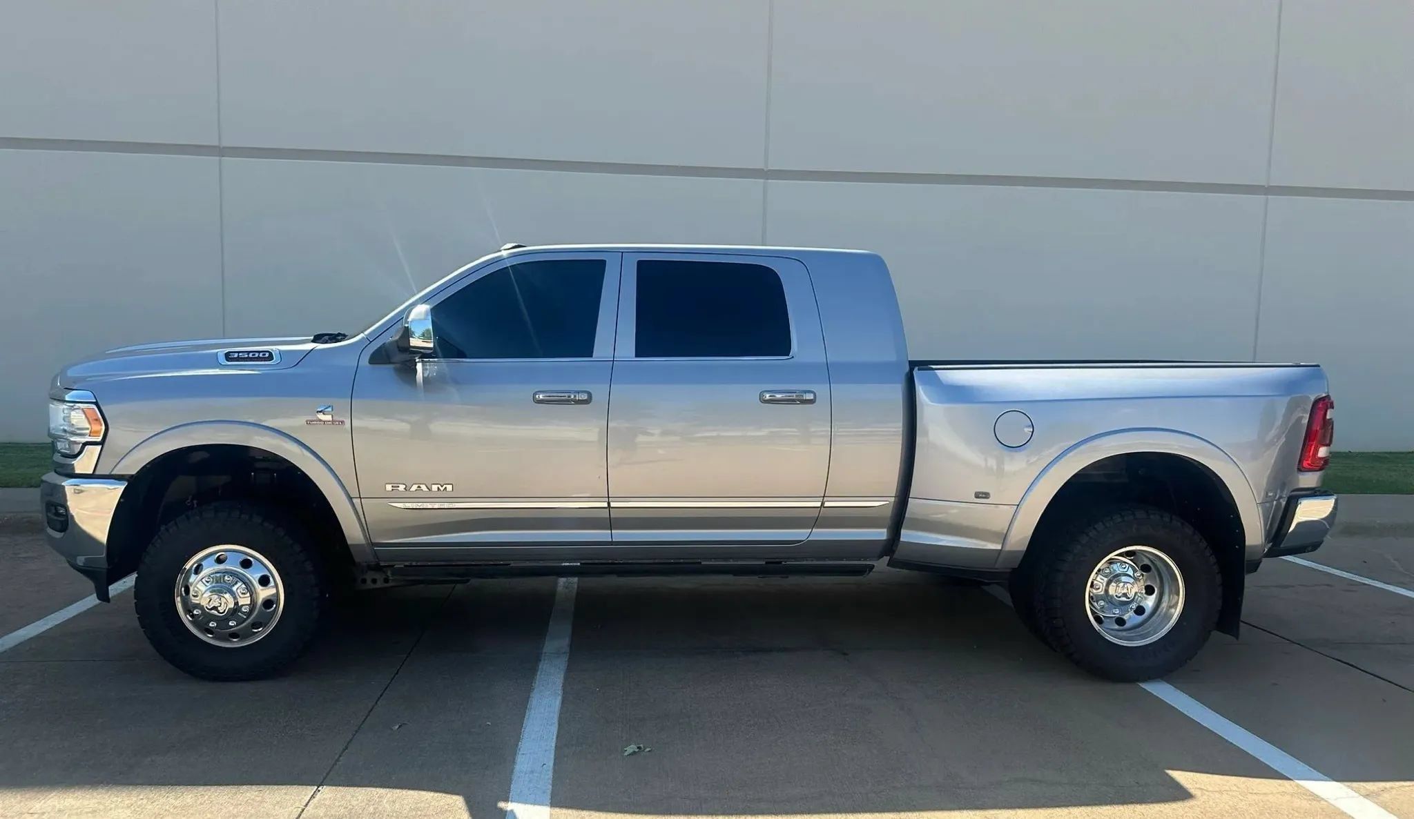 Used 2020 RAM 3500 Limited AWD/4WD image 1