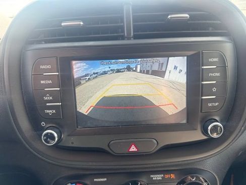 Used 2020 Kia Soul S FWD image 14