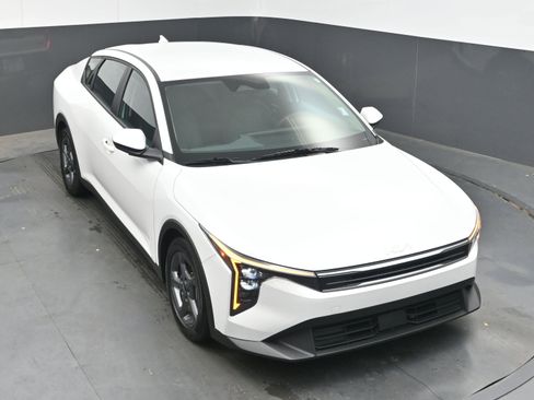 Used 2025 Kia K4 FWD image 32