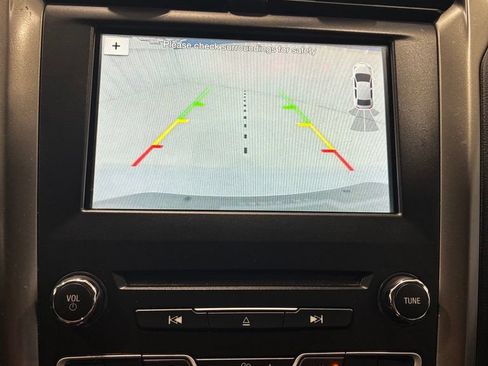 Used 2018 Ford Fusion SE w/ Fusion SE Technology Package FWD image 24