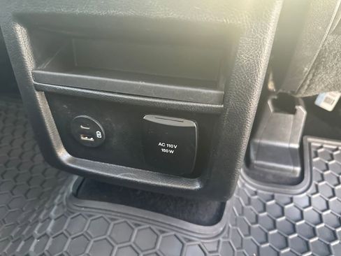 Used 2022 Ford Edge Titanium image 26