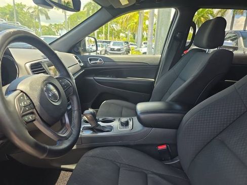 Used 2018 Jeep Grand Cherokee Laredo AWD/4WD image 20