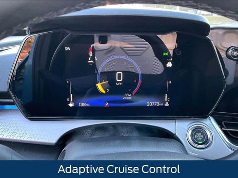 Certified 2025 Chevrolet Trax LT w/ Driver Confidence Package image 10