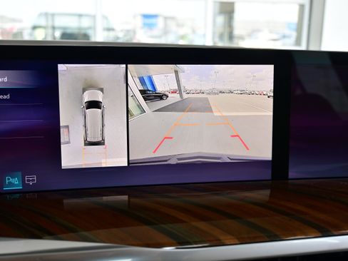 Used 2025 Cadillac Escalade Sport Platinum w/ LPO, ONYX Package image 42