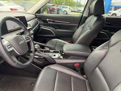 Used 2025 Kia Telluride LX FWD image 21