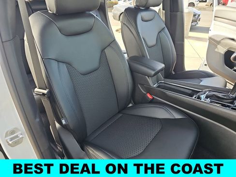 New 2026 Jeep Compass Latitude image 10