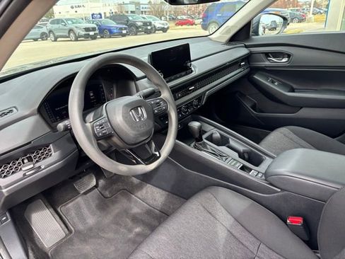 Used 2023 Honda Accord EX image 11