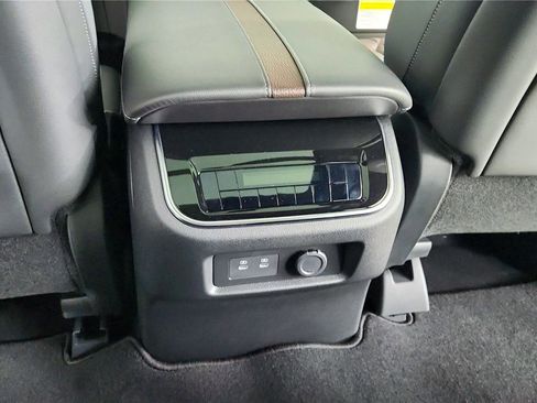 New 2026 Nissan Armada Platinum image 36