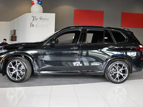 Used 2025 BMW X5 xDrive40i w/ M Sport Package AWD/4WD image 8