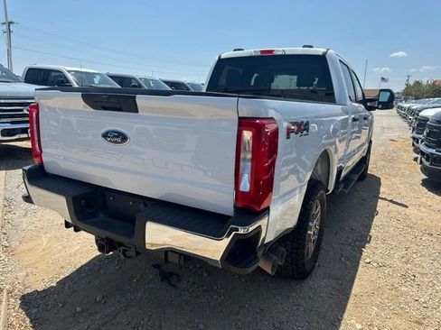 Used 2025 Ford F250 XLT w/ FX4 Off-Road Package AWD/4WD image 15
