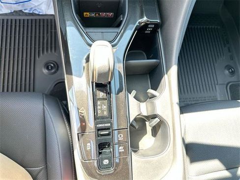 Certified 2025 Toyota Crown Nightshade image 20