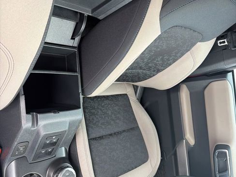 Used 2022 Ford Bronco Wildtrak image 39