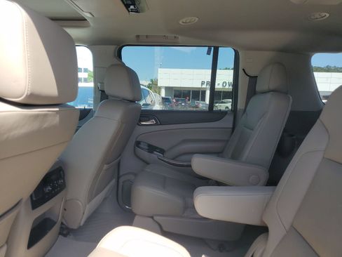 Used 2019 GMC Yukon XL SLT w/ Premium Edition AWD/4WD image 12