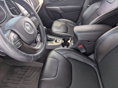 Used 2021 Jeep Cherokee Latitude Plus image 26