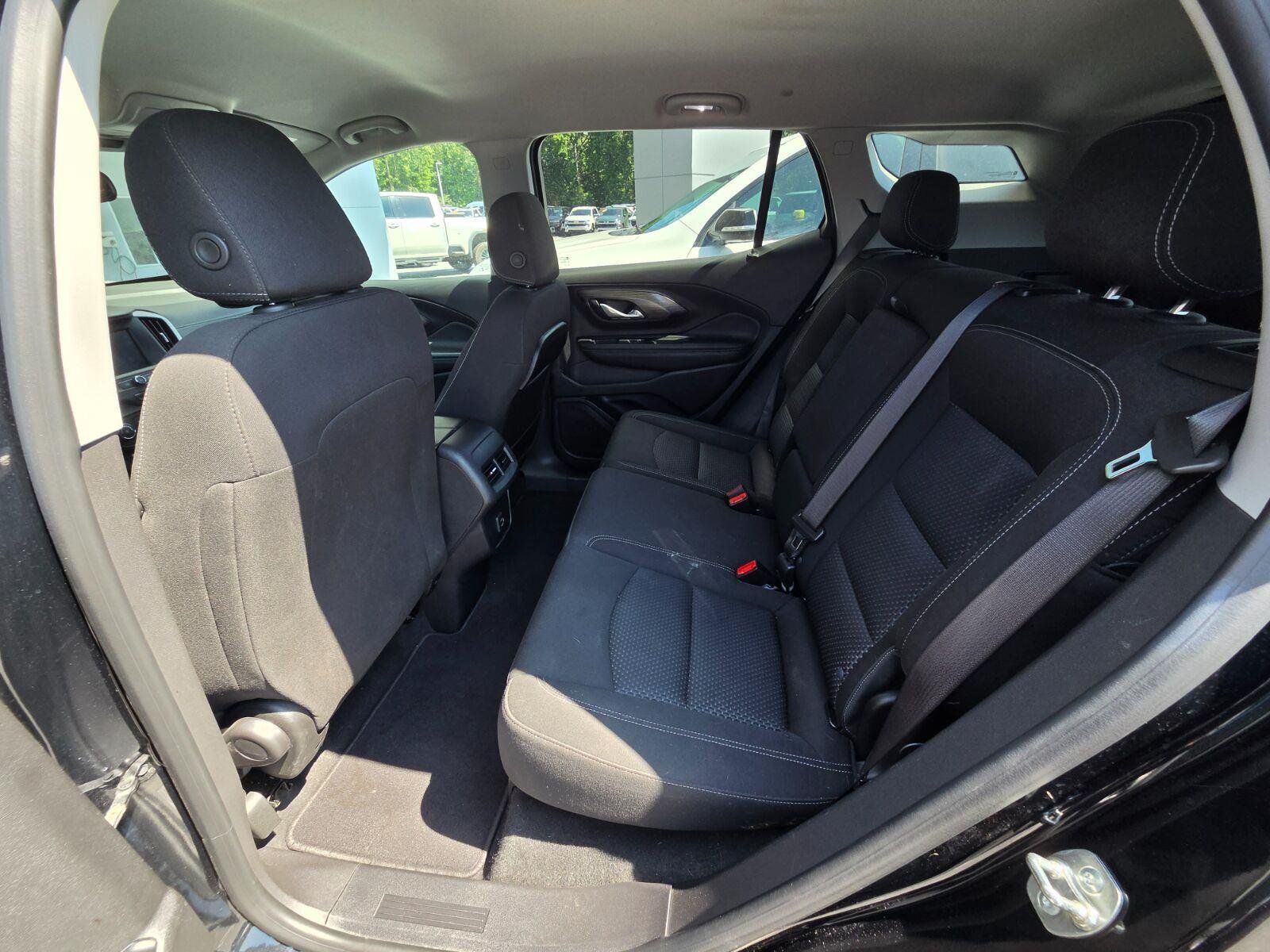 Used 2024 GMC Terrain SLE AWD/4WD image 9