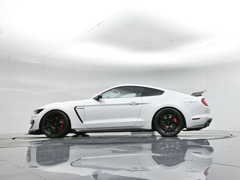 Used 2019 Ford Mustang Shelby GT350R w/ GT350R Equipment Group 920A image 45