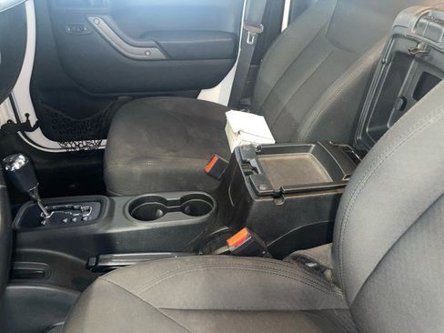 Used 2018 Jeep Wrangler Unlimited Sport S image 22