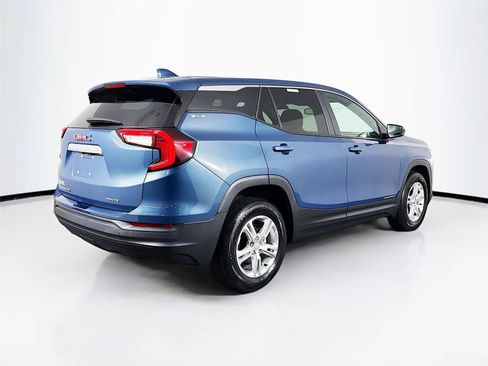 Used 2024 GMC Terrain SLE AWD/4WD image 11