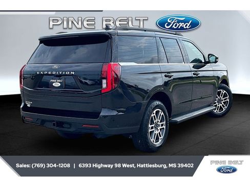 Used 2025 Ford Expedition Active AWD/4WD image 11