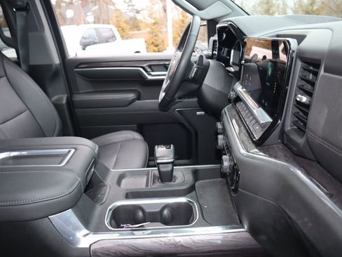 Used 2022 Chevrolet Silverado 1500 LTZ w/ LTZ Premium Package image 28